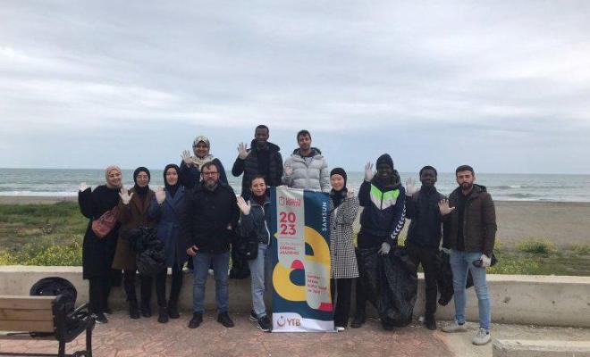 Volunteer Cleaning Work by International Students